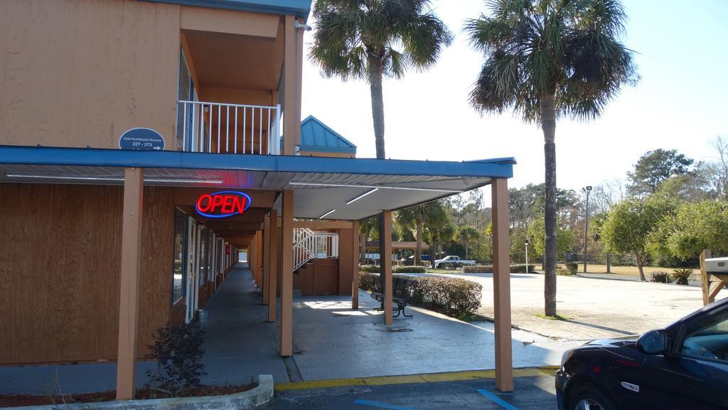 Econo Lodge Brunswick I-95 ภายนอก รูปภาพ