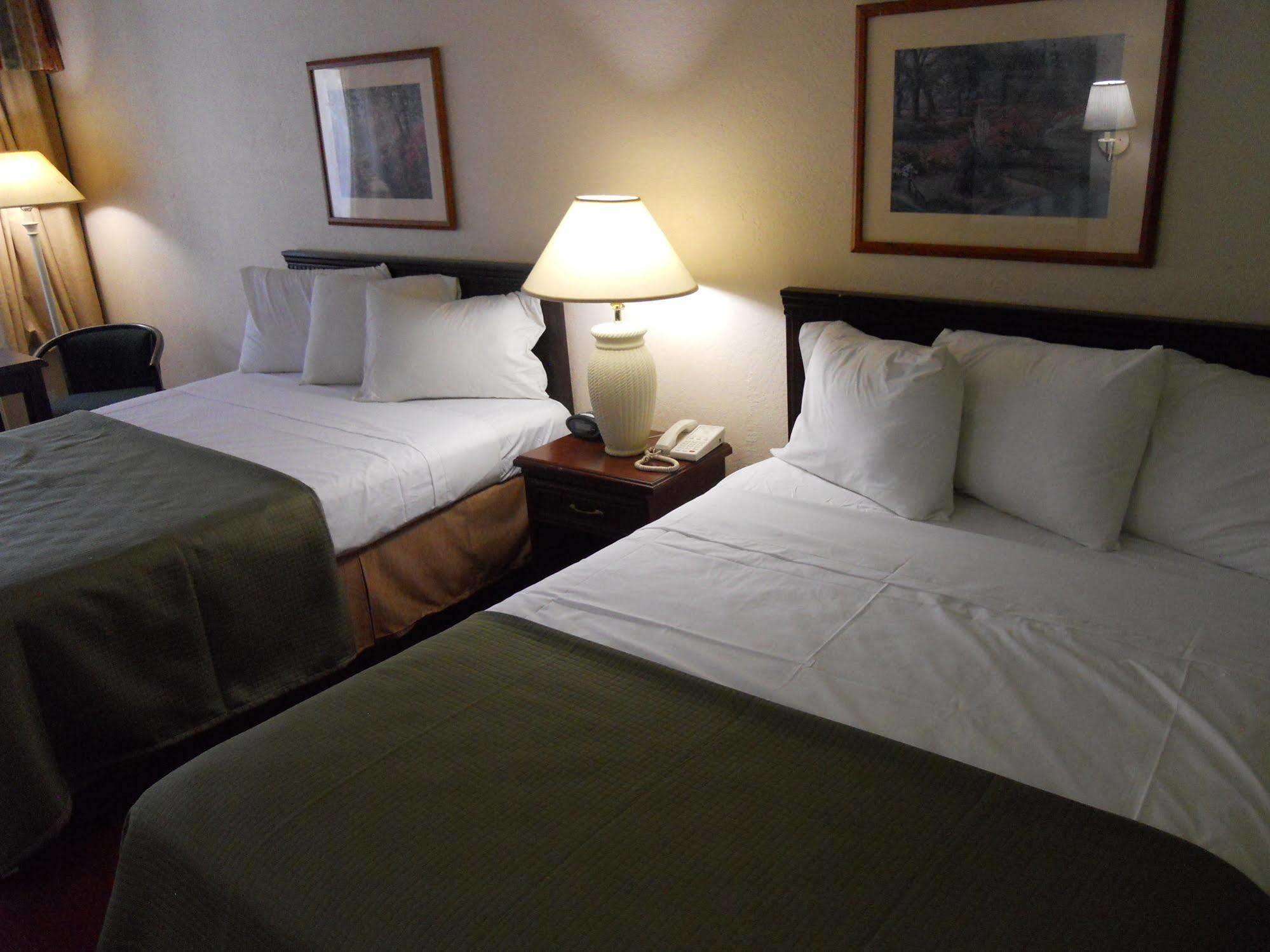 Econo Lodge Brunswick I-95 ภายนอก รูปภาพ