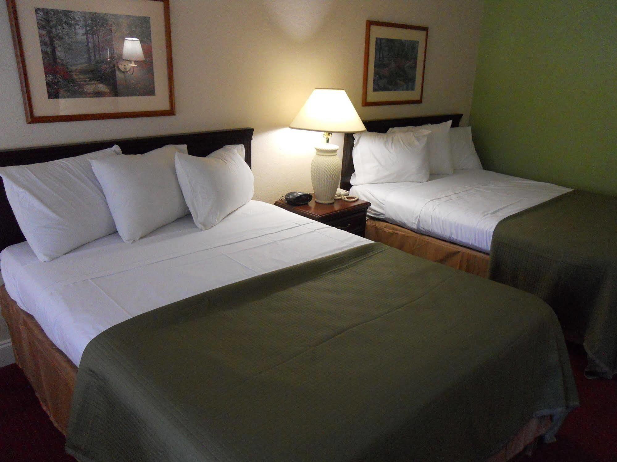 Econo Lodge Brunswick I-95 ภายนอก รูปภาพ