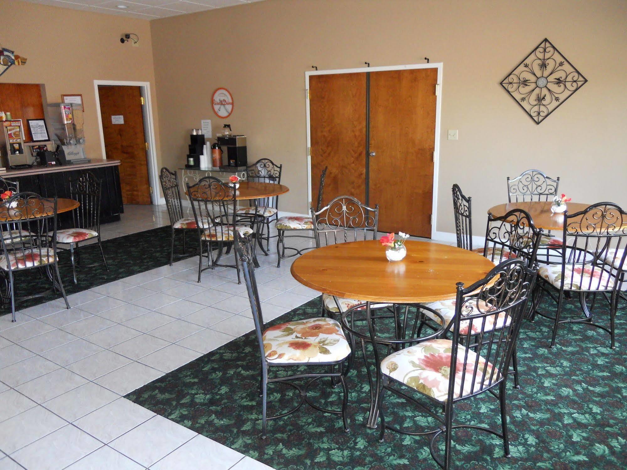 Econo Lodge Brunswick I-95 ภายนอก รูปภาพ